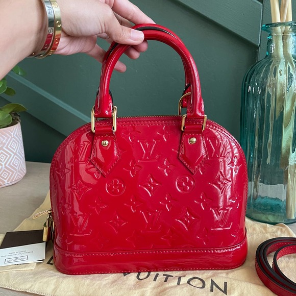 ❌SOLD❌Louis Vuitton BB Alma Vernis Red Leather Crossbody Bag - Picture 2 of 13